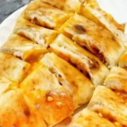 فطائر جبن أصفر مبشور